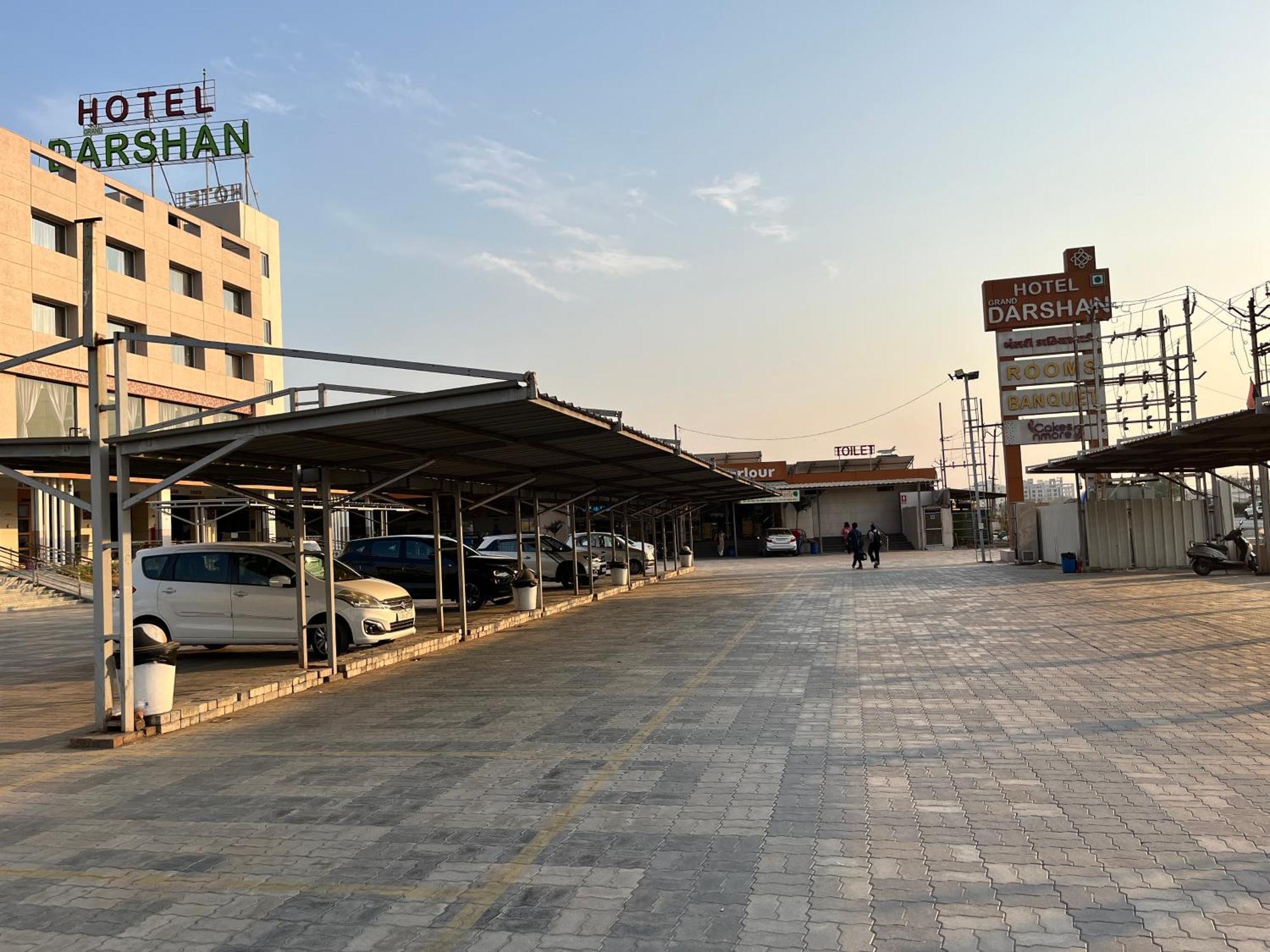Hotel Grand Darshan Vadodara Extérieur photo