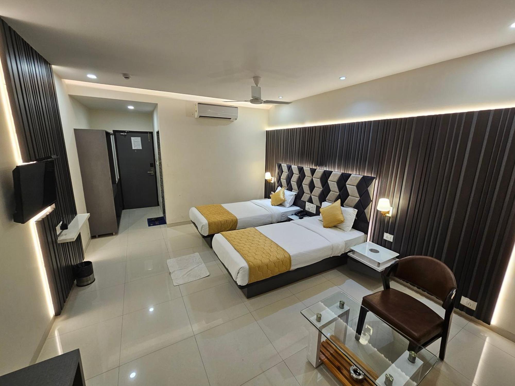 Hotel Grand Darshan Vadodara Extérieur photo