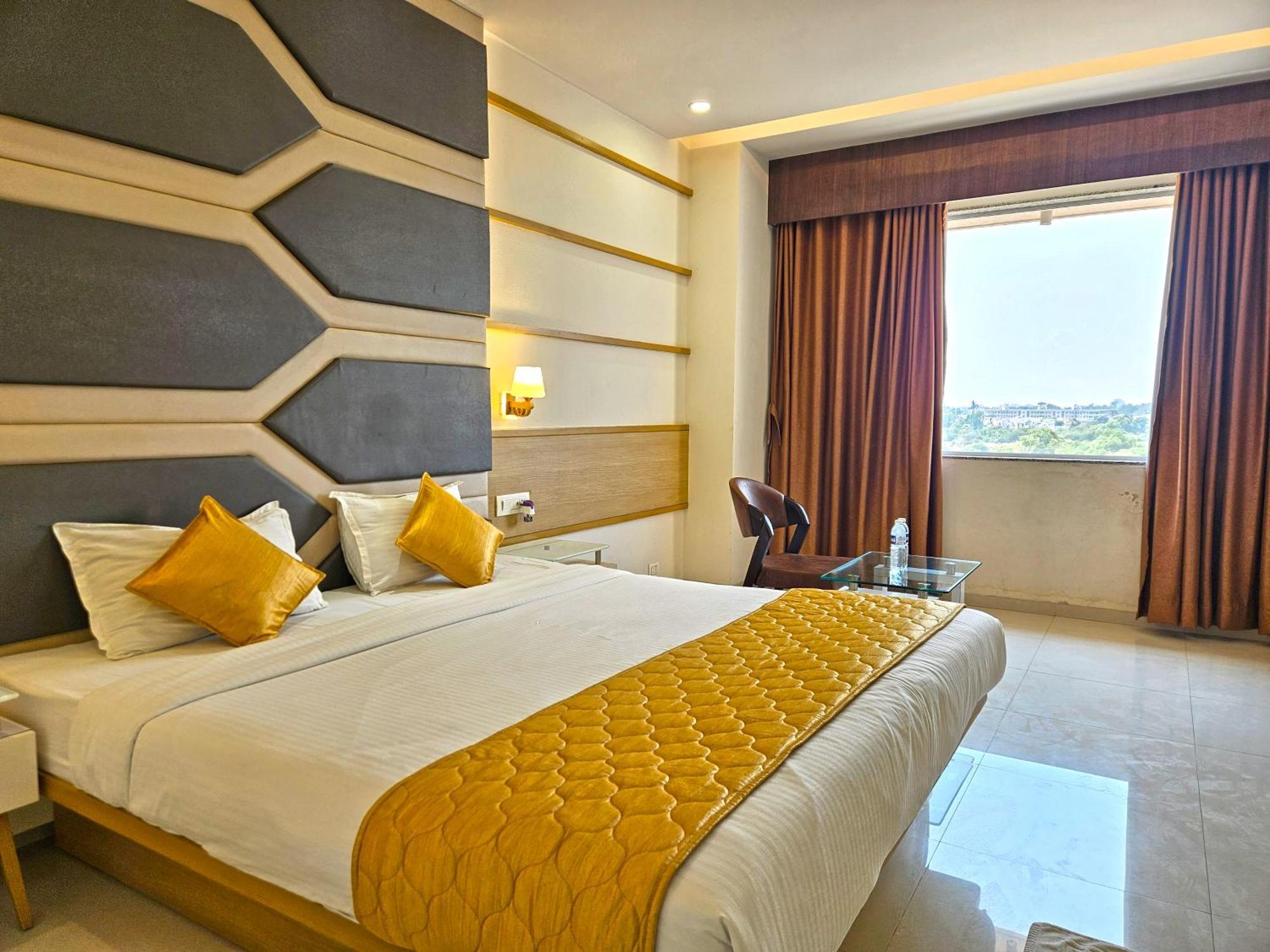 Hotel Grand Darshan Vadodara Extérieur photo