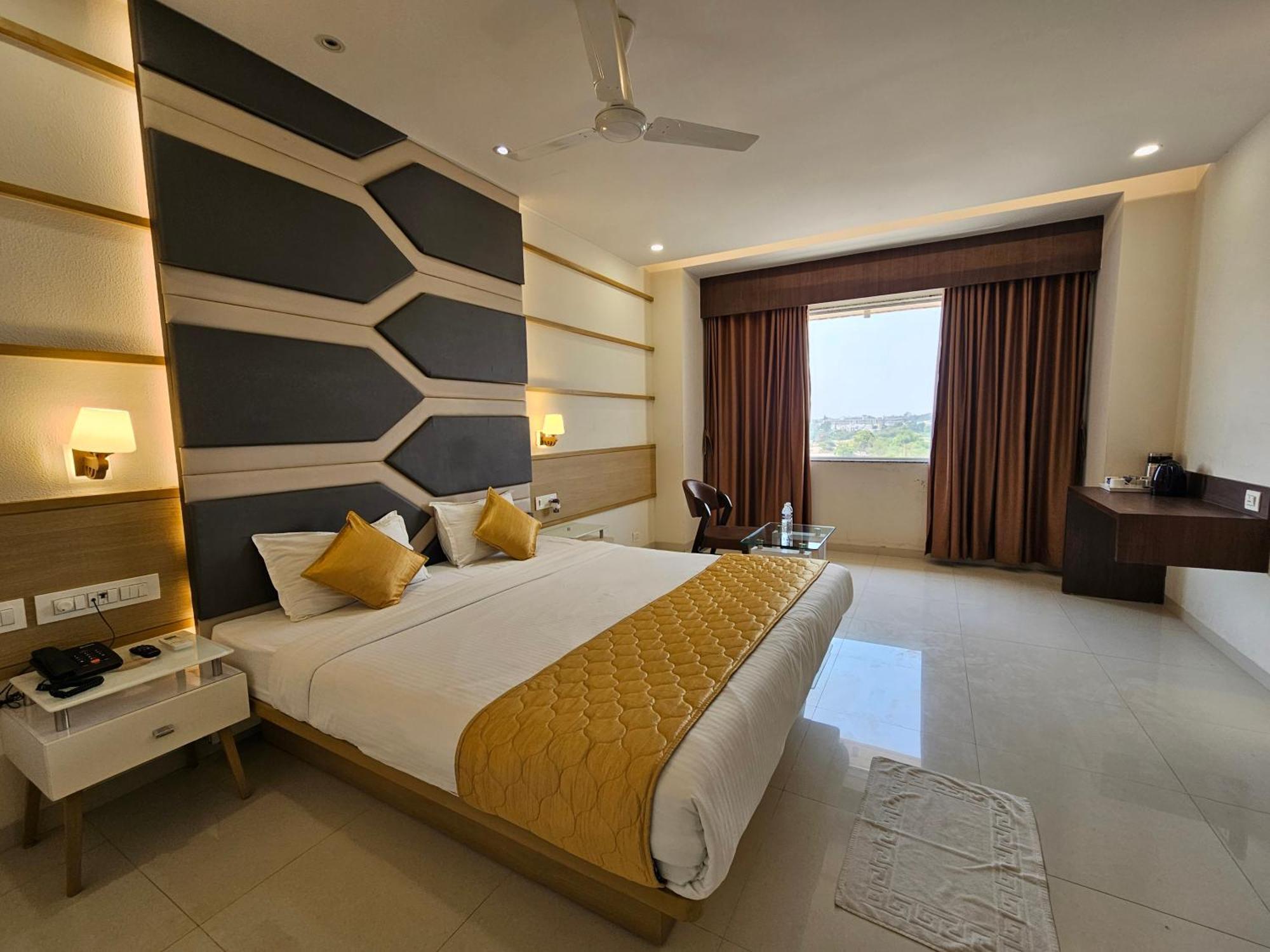 Hotel Grand Darshan Vadodara Extérieur photo