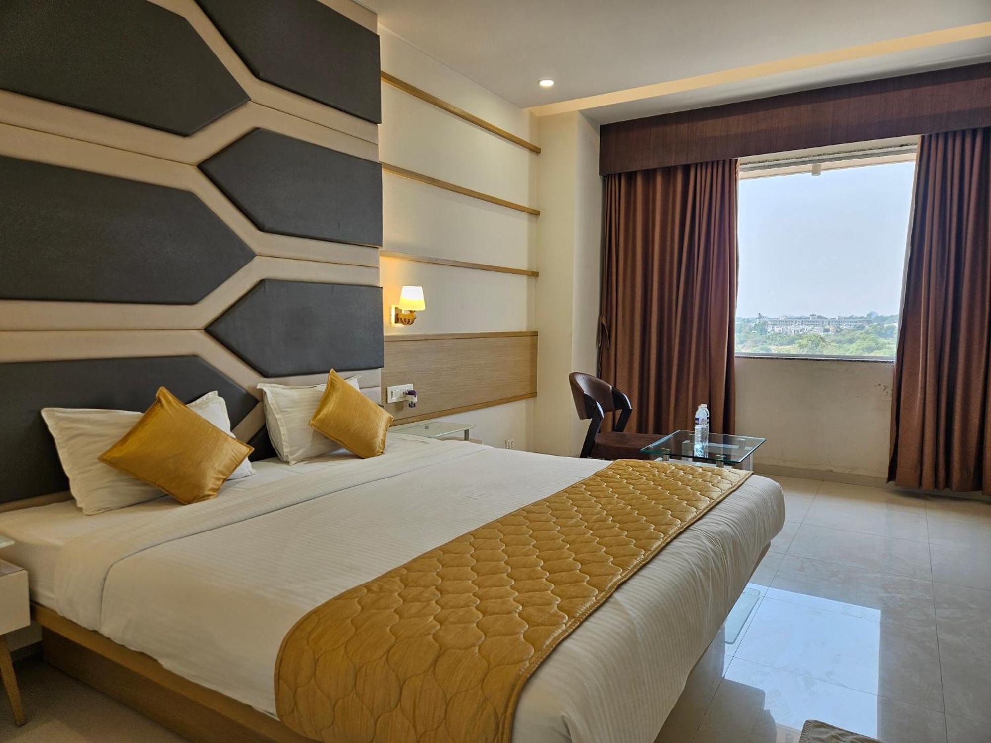 Hotel Grand Darshan Vadodara Extérieur photo
