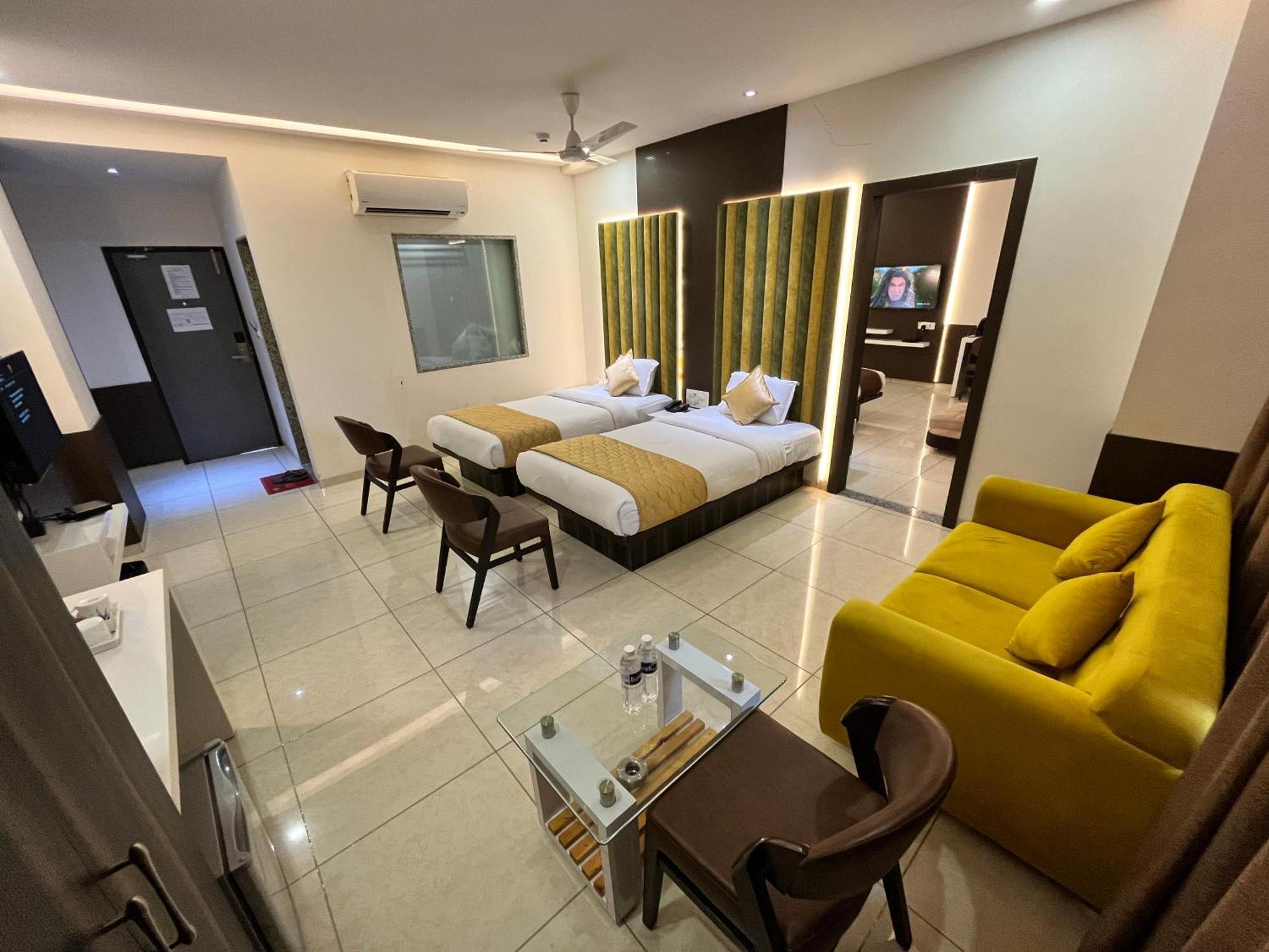 Hotel Grand Darshan Vadodara Extérieur photo