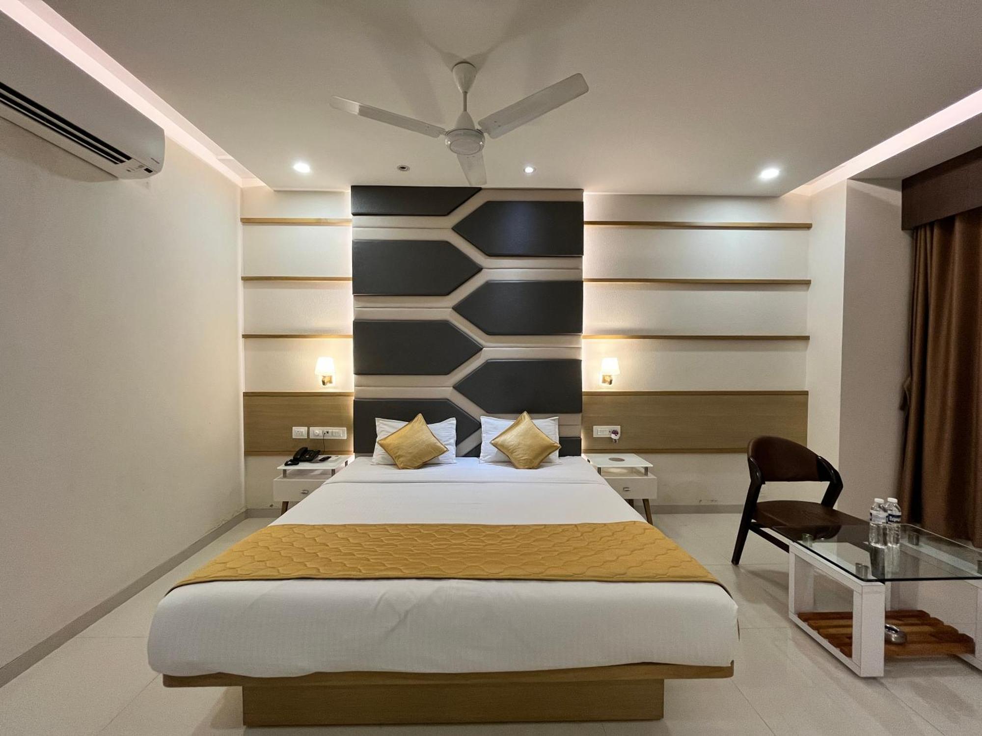 Hotel Grand Darshan Vadodara Extérieur photo