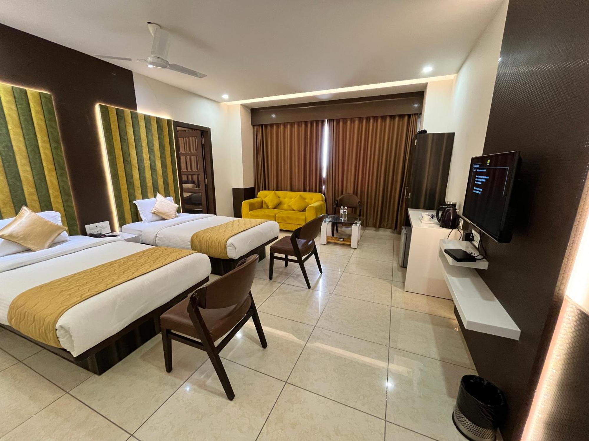 Hotel Grand Darshan Vadodara Extérieur photo