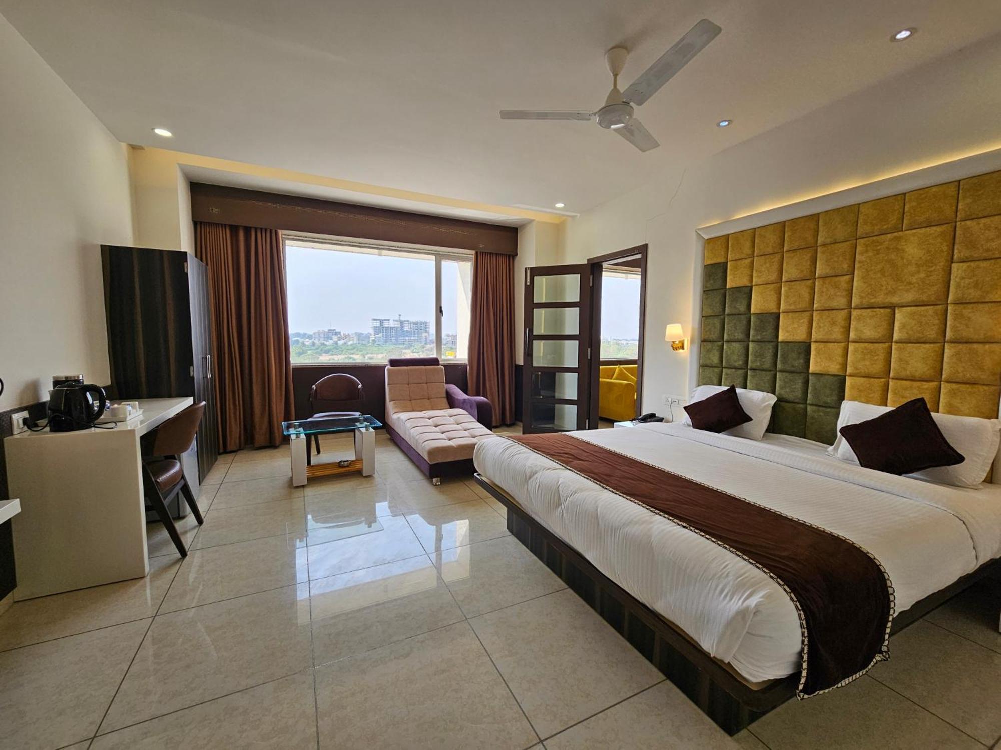 Hotel Grand Darshan Vadodara Extérieur photo